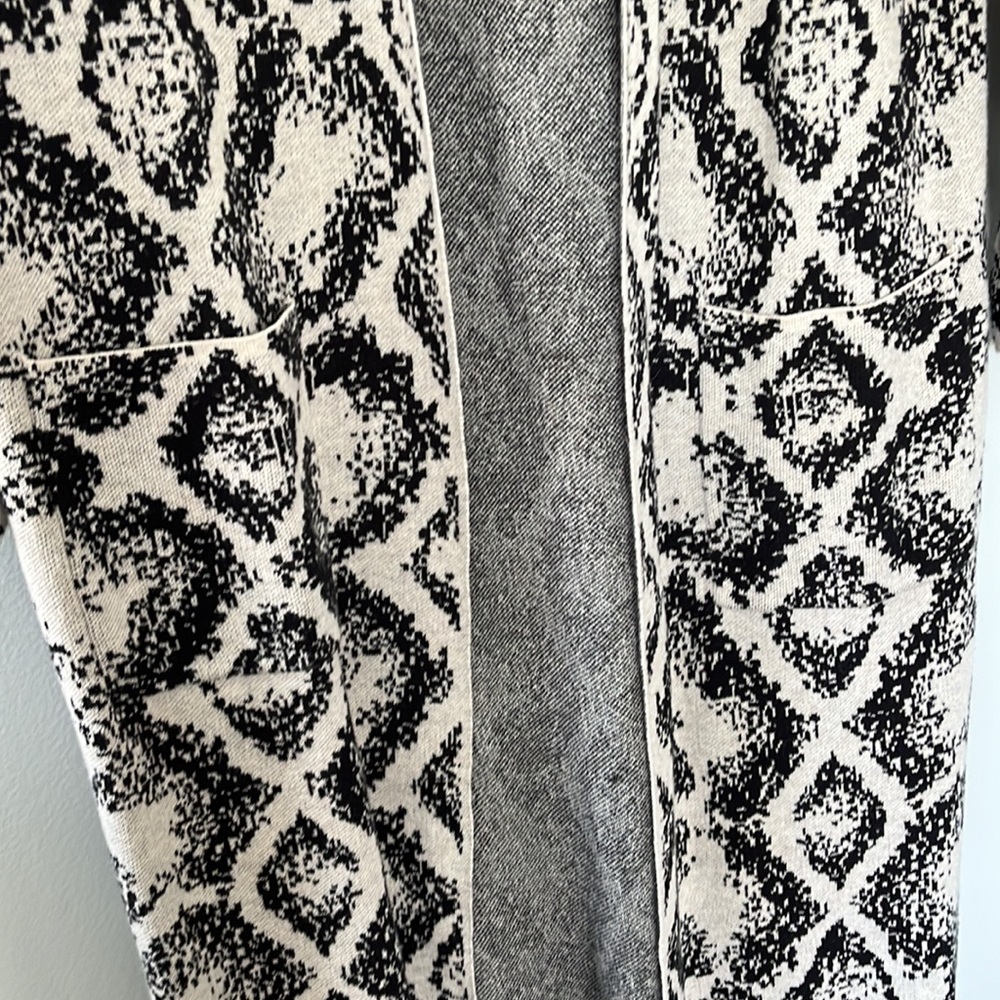 Long Cardigan, Size Medium - Picture 2 of 6